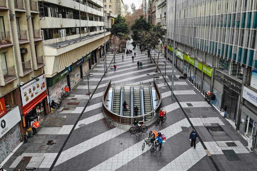 Impacto económico de los nuevos confinamientos: el 83% del PIB estará en cuarentena y se moderan expectativas para Imacec de abril