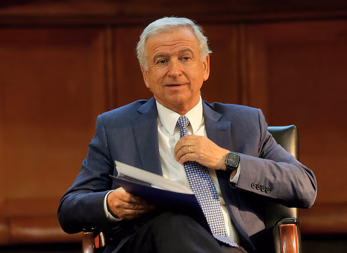 Felipe Larraín indica que el gobierno actual tiene una “fijación por la recaudación” en vez del crecimiento