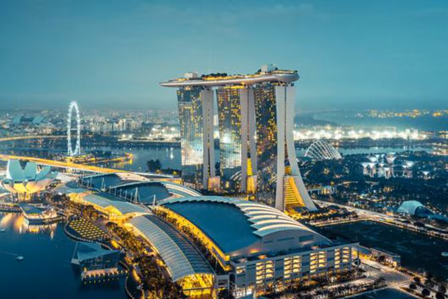 Singapur: el “milagro económico” que seduce a varios economistas chilenos