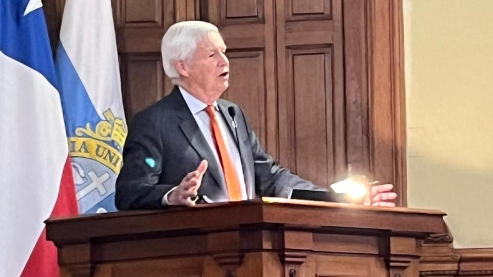 Premio Nobel de Economía Robert F. Engle en Chile: "Cualquier tipo de transición energética va a requerir mayores precios"
