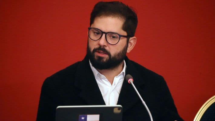 ¿'Coñetes'?: Economistas dicen que restricción de créditos 'no es problema de voluntad' y frase de Boric 'no ayuda'