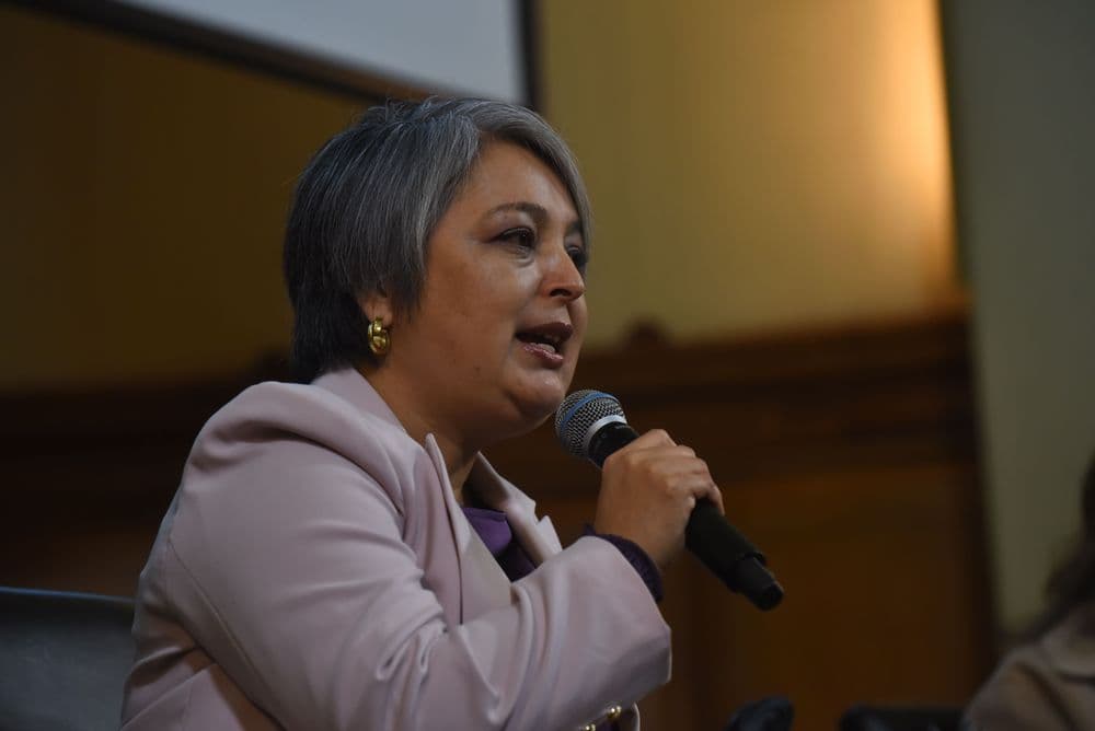 “Los comunistas también tenemos derecho a tener iPhone”: La frase de Jara para defender su militancia durante debate