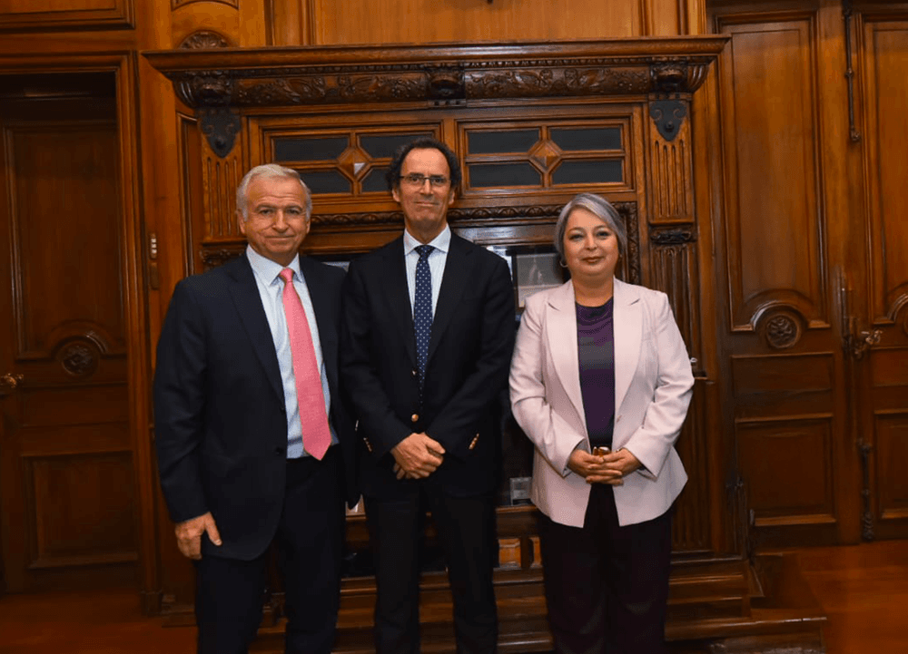 Ciclo de Seminarios Presidenciales 2025 en la UC: La candidata presidencial Jeannette Jara presentó en CLAPES UC sus principales propuestas programáticas para Chile 2026-2030