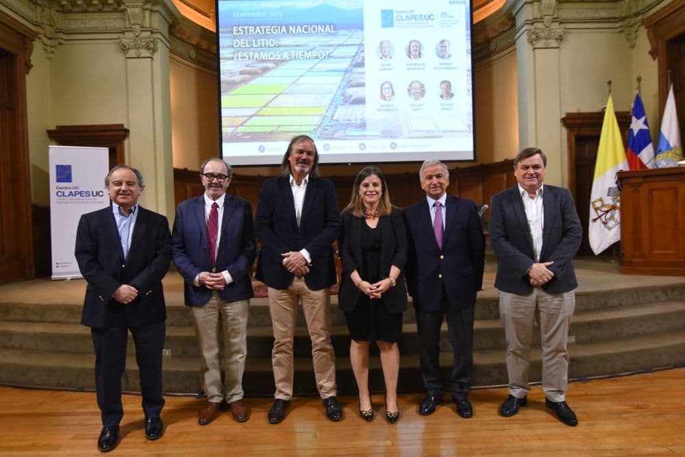 Clapes UC abre debate sobre los tiempos que marcan el desarrollo de la Estrategia Nacional del Litio