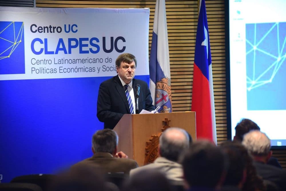 Índice Clapes UC: Productividad del empleo subió 0.9%