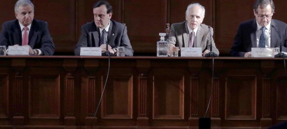 Clapes UC reúne a expertos en debate de Ed.Superior
