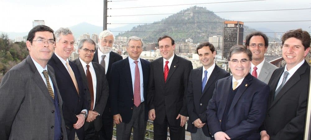 Rector Ignacio Sánchez visita CLAPES UC