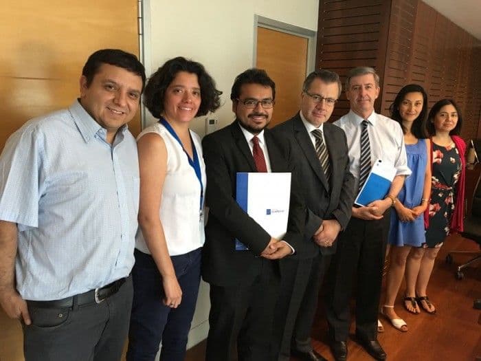 Investigadores Clapes UC visitan a Superintendente de Pensiones