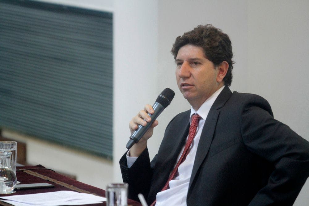 Rodrigo Cerda debate sobre proyecciones económicas