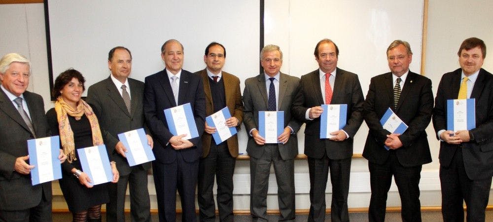 Clapes UC lanza 21 ideas para futuro de concesiones en Chile
