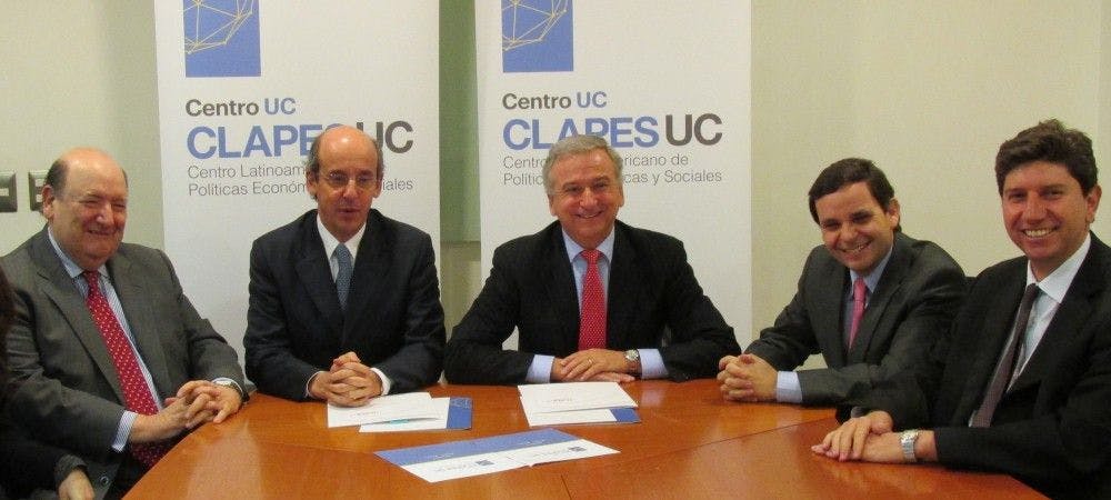 Clapes UC firma nuevo convenio con Icare
